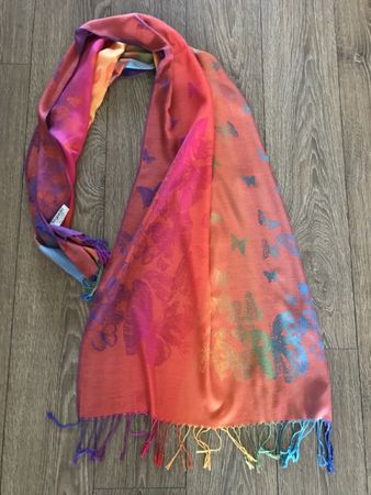 Écharpe légère multicolore avec motif papillons🦋🦋🦋 (50)