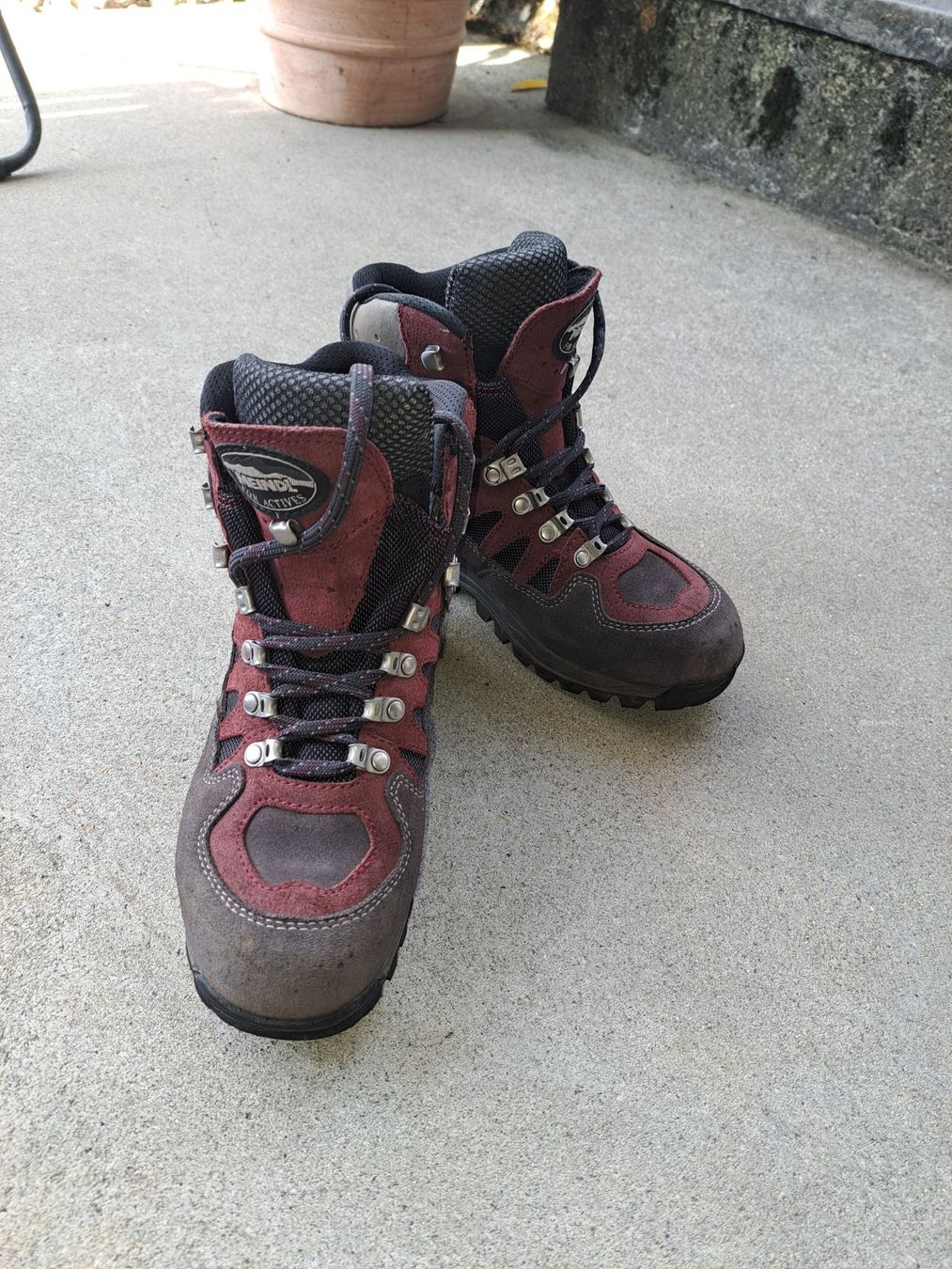 Meindl Damenschuhe: Wanderschuhe Damen Meindl Air Revolution – Gebraucht aus Wangen b. Olten von jeline12