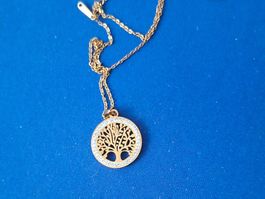 Schöne Kette  mit Lebensbaum