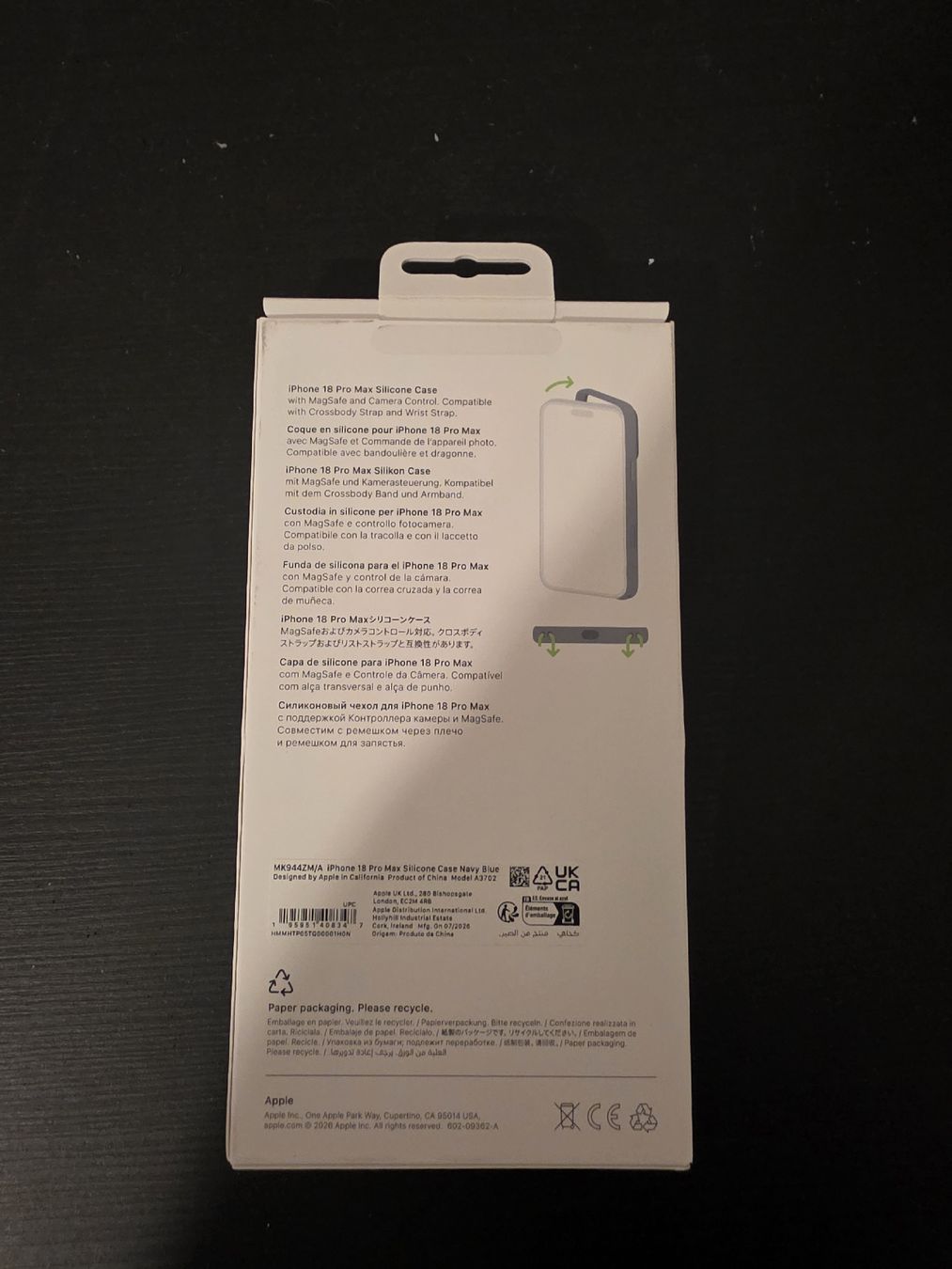 Apple Cover & Protezioni schermo: iPhone 18 Pro Max Silikon Case mit MagSafe - Navyblau – Usato da Wetzikon ZH venduto da m7v_lh7n 1