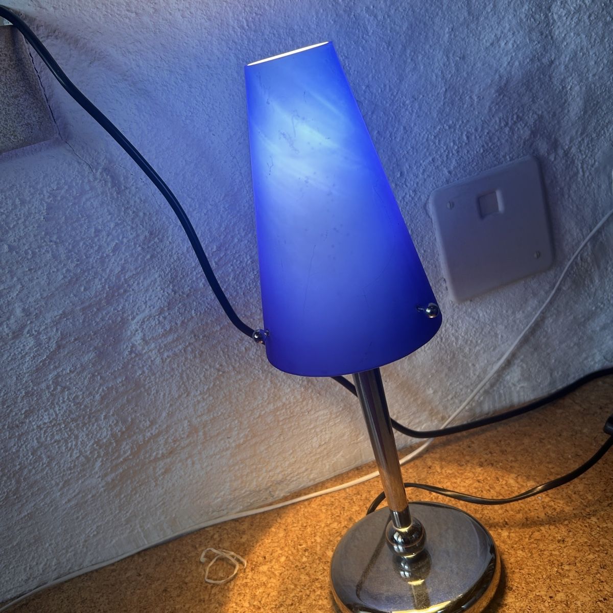 Lampade: blaue Tischlampe Chromfuss artdeko – Usato da Laufen venduto da belleskulptur 7