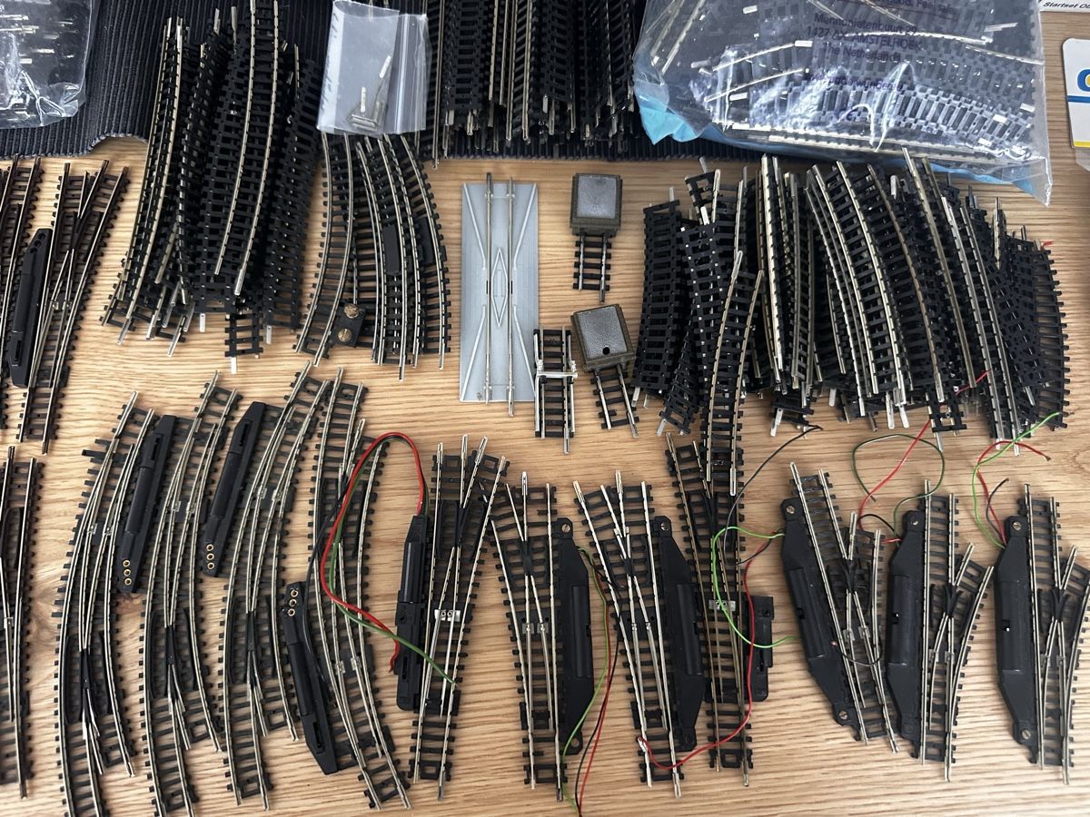 Modellini di ferrovie: MEGA Spur N : Weichen Schienen Posten ab 99.- – Usato da Sennwald venduto da HARO-Import 3