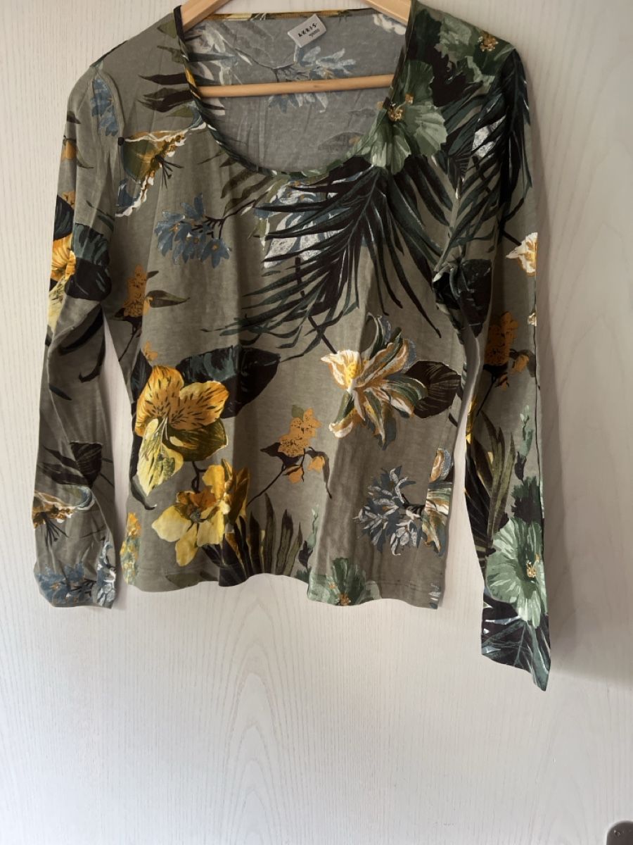Akris Tops: Akris Punto pull-over  – D'occasion à Rüschlikon par La_Mode