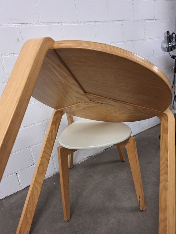 Runder Massivholztisch mit 2 Stühlen – Vintage (Gebraucht) in Zürich ...