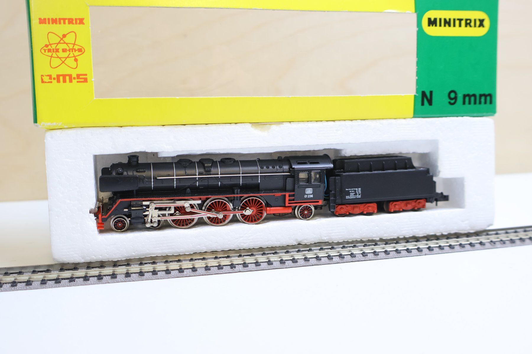 Trix Modellini di ferrovie: Minitrix EMS BR 01 grosse Dampflok 2100 - Spur N – Usato da Winterthur venduto da Monstera 3
