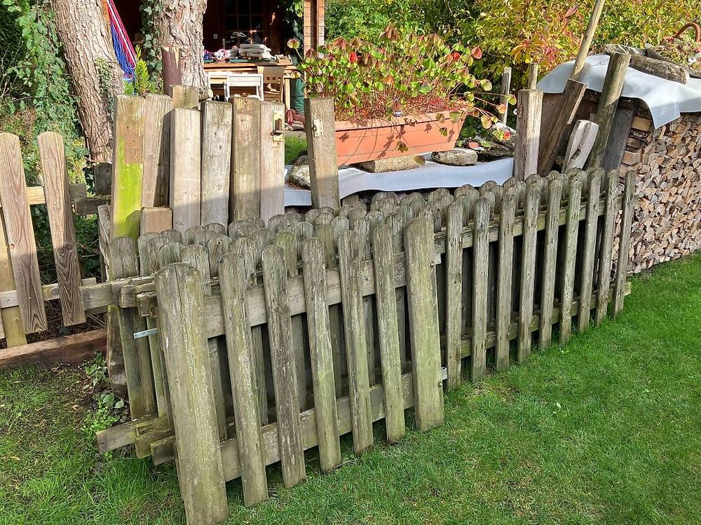 Gartenzaun aus Holz gebraucht inkl. Pfosten Kaufen auf Ricardo