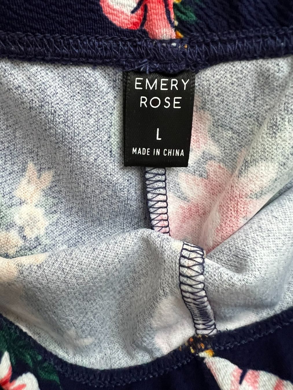 Lots de vêtements: Sommerliches Set, Blumenmuster, Grösse L, Top Zustand! – D'occasion à Grenchen par Owleen_GmbH 2