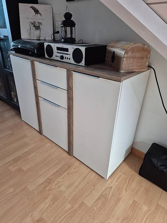 Cassettiere: Sideboard in Weiss mit Holzdetails – Usato da Niedergösgen venduto da Perunasalaatti 1