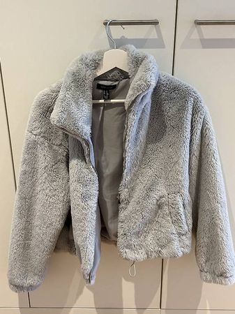 Graue Jacke 