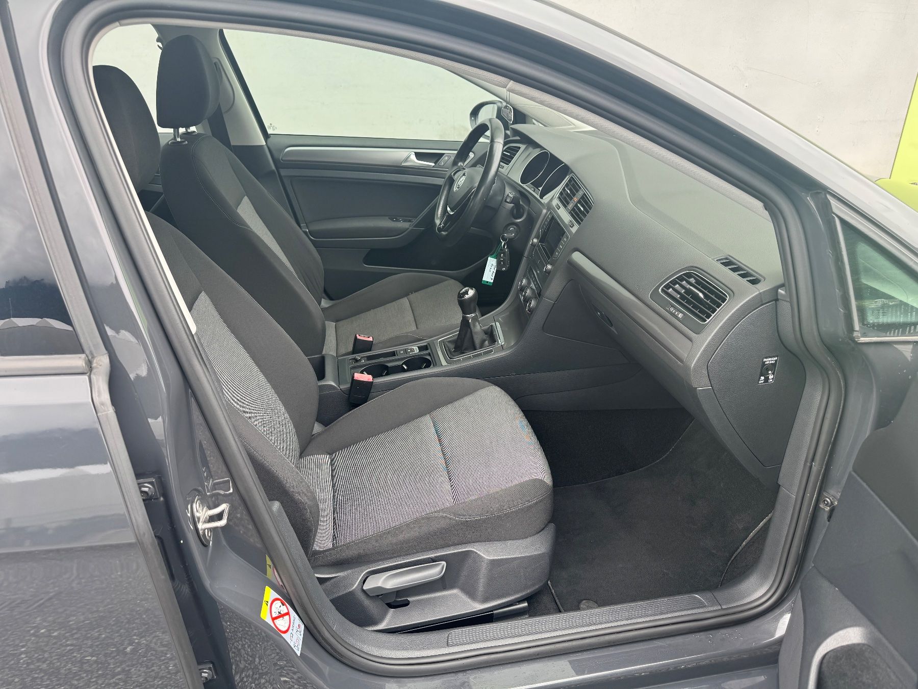 VW Automobili: VW Golf 7 1.2 TSI TOP ANGEBOT – Usato da Sennwald venduto da elegance_cars 4