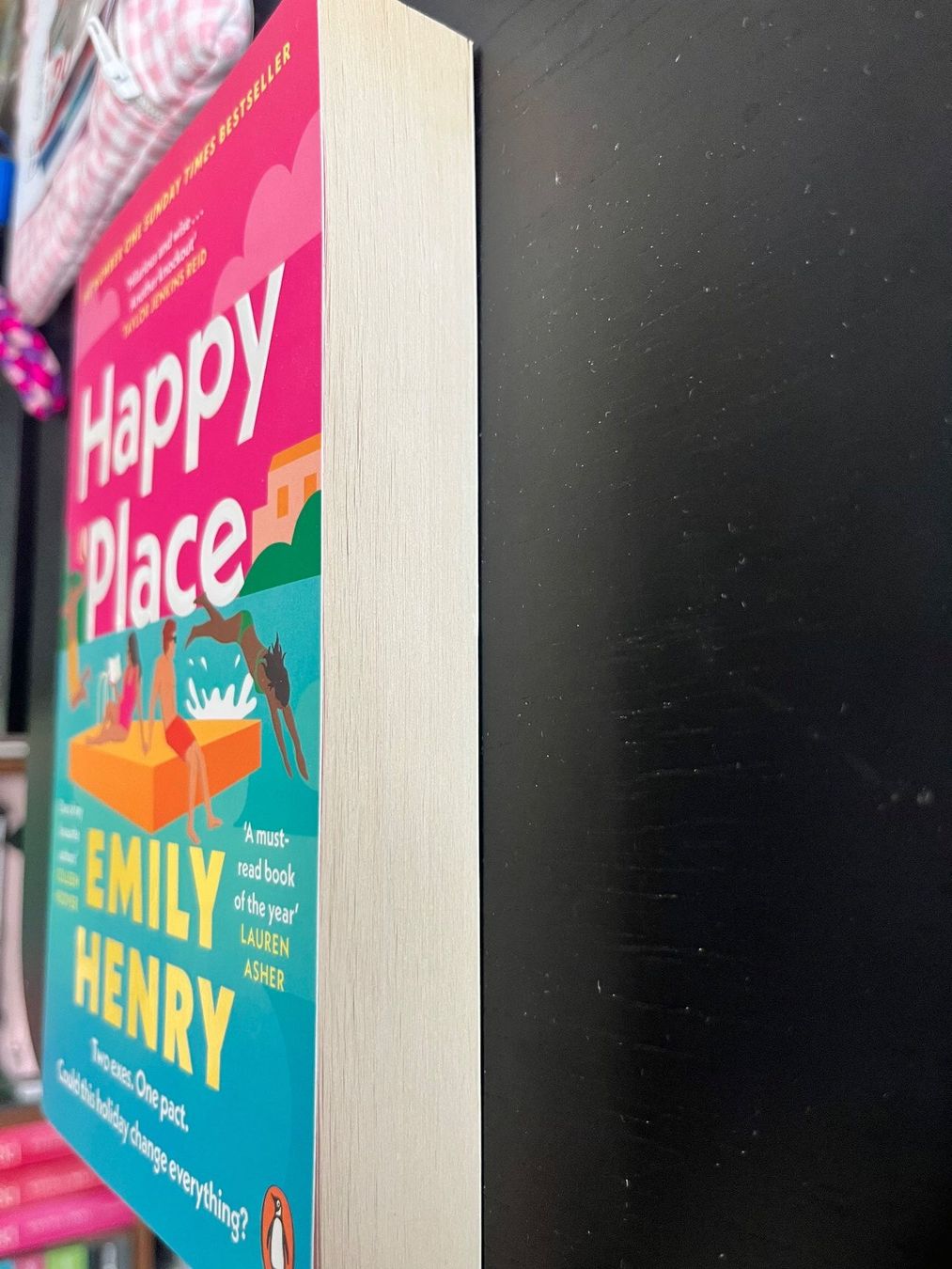Libri: Happy Place von Emily Henry – Usato da Kloten venduto da Deborah25 2
