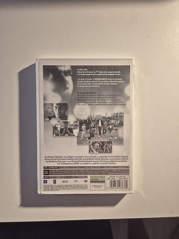 Tutti i DVDs: DVD (FR) Documentaire Zidane 2007 - 2 DVDs – Usato da Echallens venduto da cha_6vnf 1