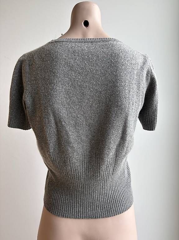 T-Shirts: Seide-Kaschmir Strickshirt grau Gr. XS – Gebraucht aus Schaffhausen von Miorajah 2