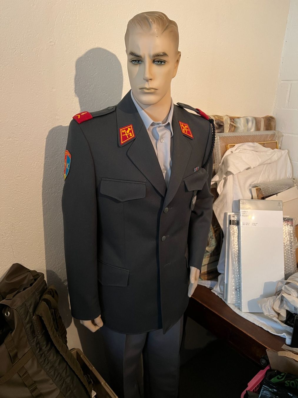 Altro in Decorazioni & Accessori: Schaufensterpuppe mit CH-Armeeuniform – Usato da Affoltern am Albis venduto da Uri 1