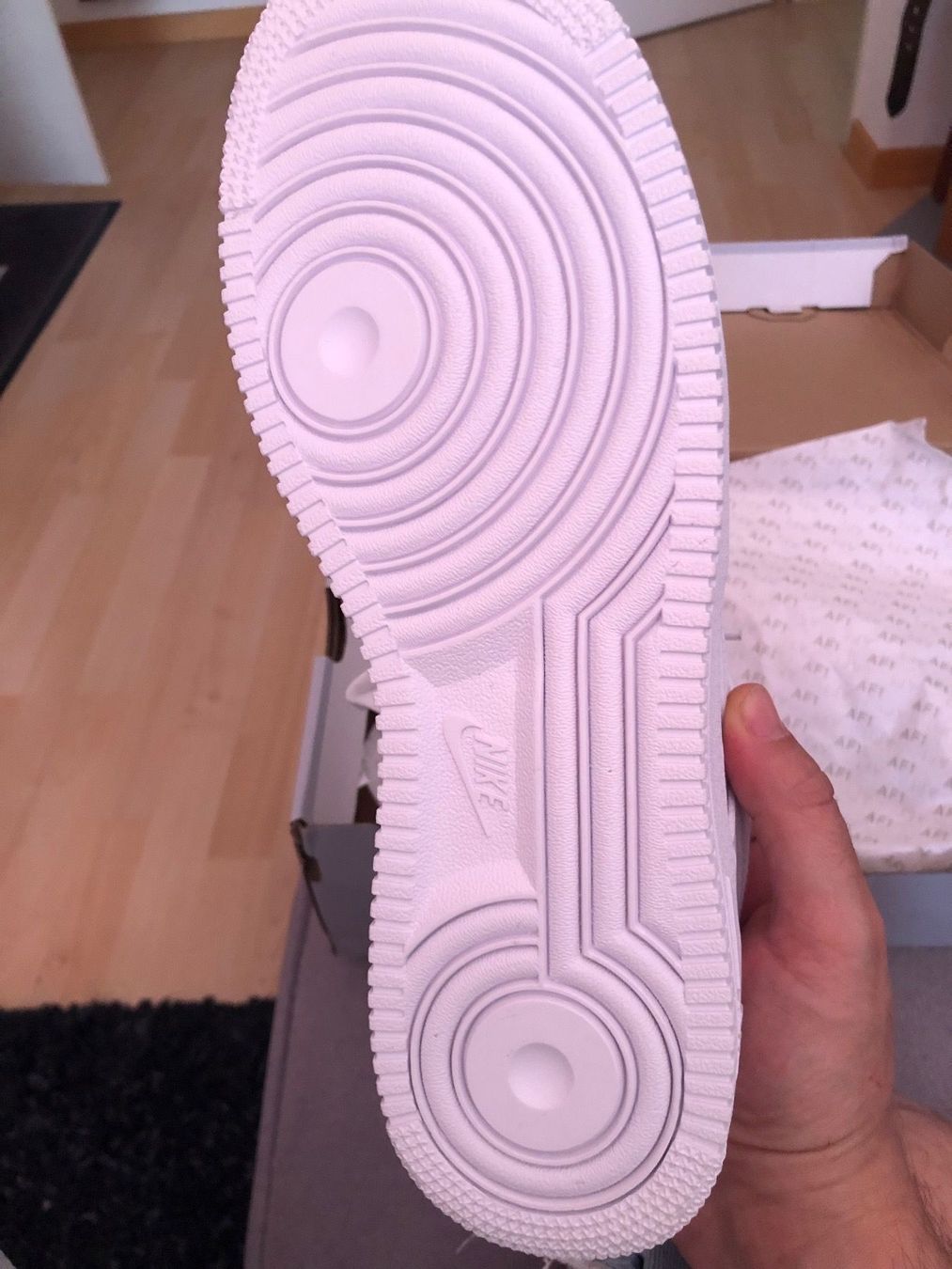 Nike Herrenschuhe: Air Force 1 Nike 07 Grösse 42,5 – Neu und originalverpackt aus Safenwil von Johnwick1986 2