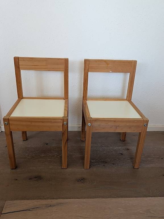 Set di tavolo e panche: Kinderspielstuhl – Usato da Neuhausen venduto da Mhmh 2