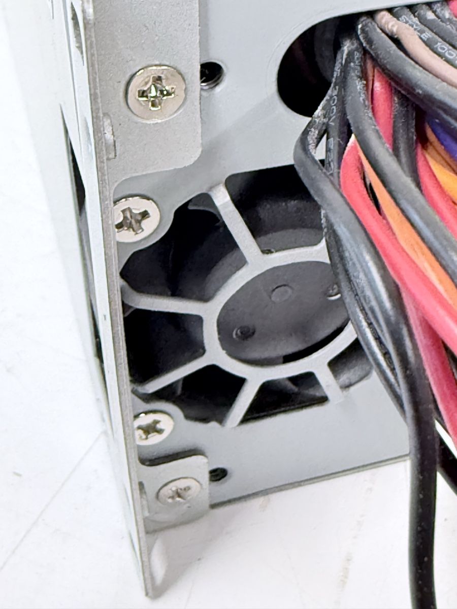 PC: Netzteil FSP220-60LE | 220 W | 80 PLUS | Active PFC – Usato da Schupfart venduto da philippb06 1