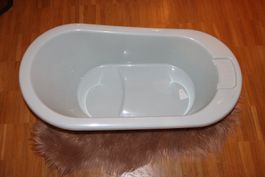 BADEWANNE MIT BADESTÄNDER BÉBÉ JOU