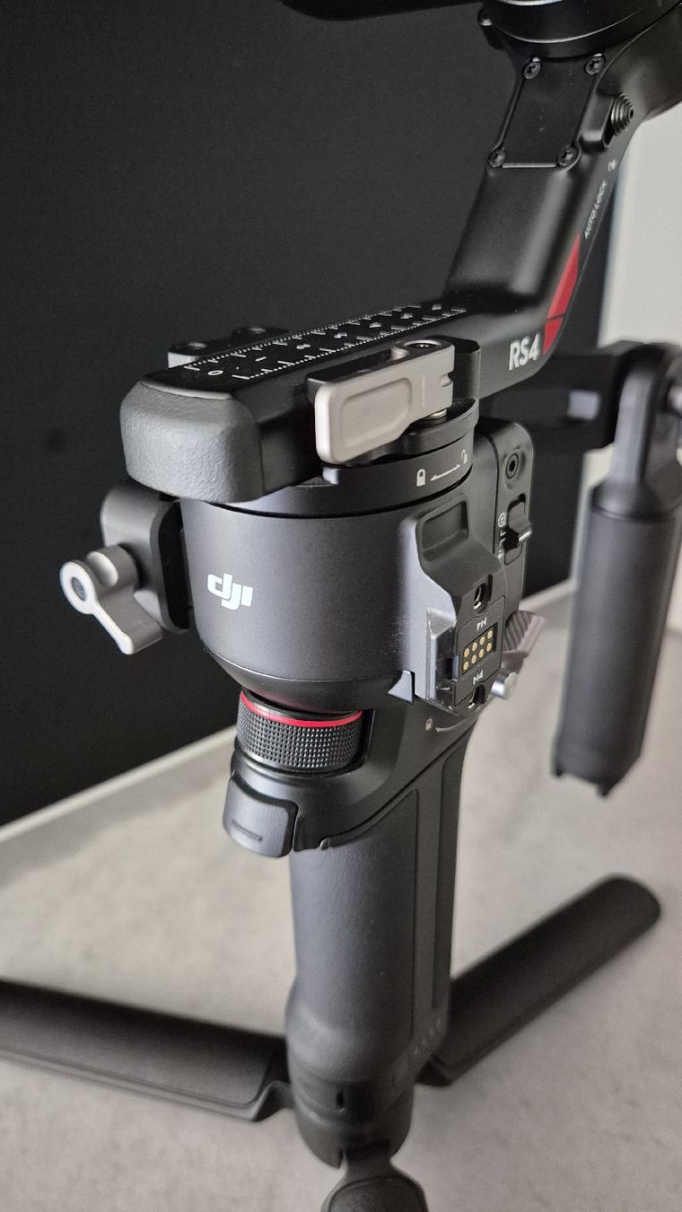 DJI Altri Accessori: DJI RS 4 Combo Stabilisator – Nuovo (secondo la descrizione) da Samstagern venduto da cviet 3