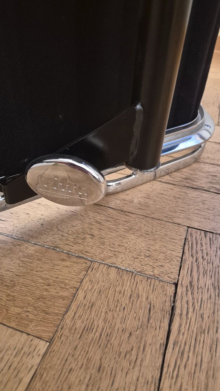 Eames Stühle: Eames Aluminium Chair (Vitra) – Defekt aus Bern von Gregonetwo 2