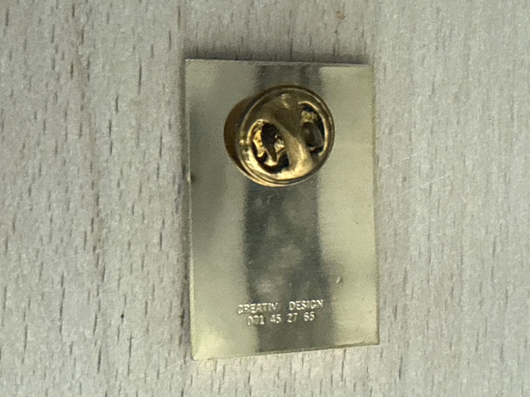 Plaketten & Abzeichen: Pin "Jusqu'au bout CP. AV. 6" – Gebraucht aus Glattbrugg von Schweigmatt 1