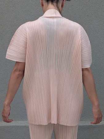 Authentic Issey Miyake – Top  (JF143)
