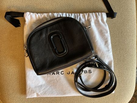 Marc Jacobs Shutter Bag – Schwarze Leder-Umhängetasche