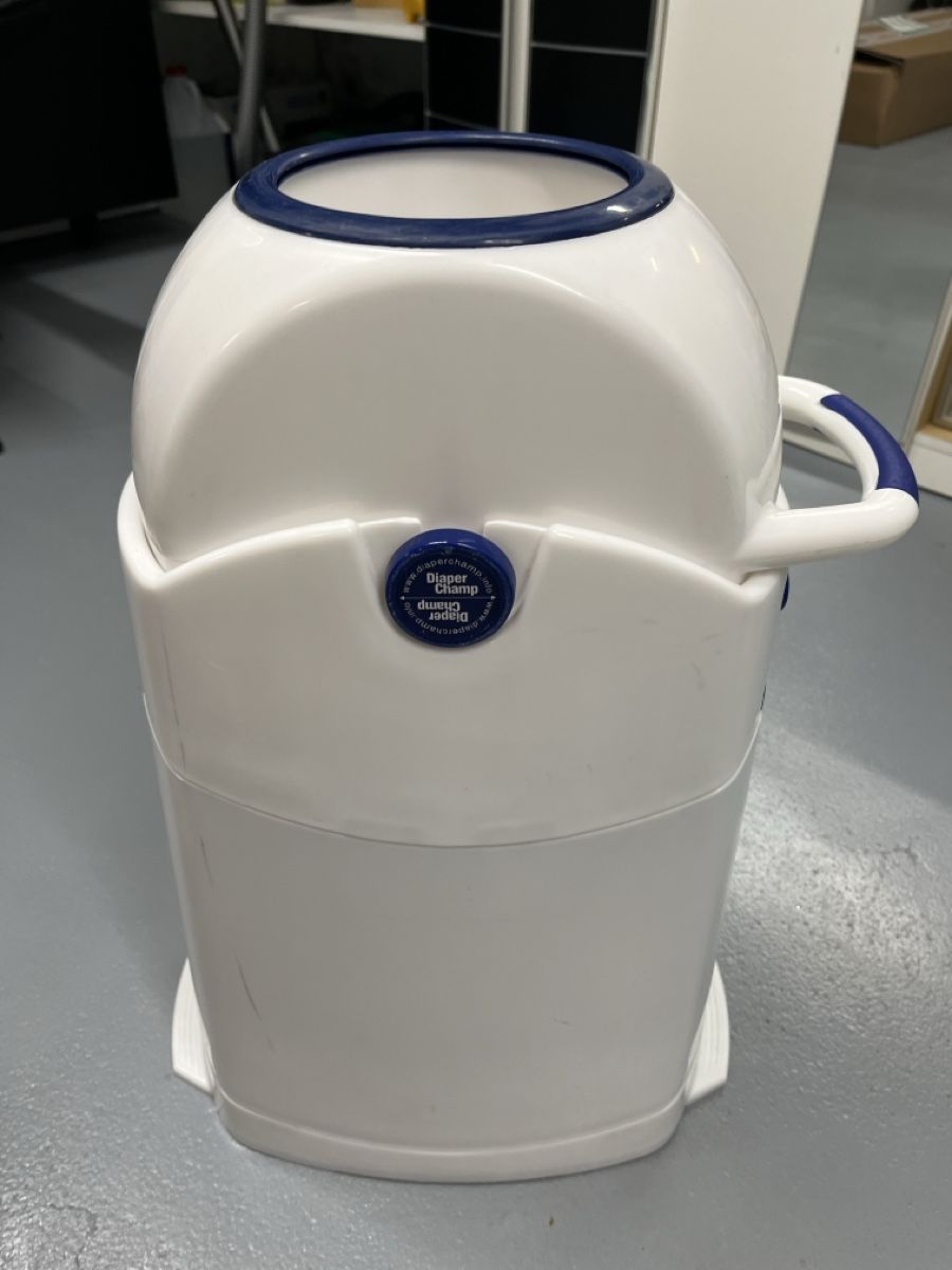 Altro per la casa: Praktischer Diaper Champ Windeleimer - hygienisch & einfach! – Usato da Bolligen venduto da weg_nj55