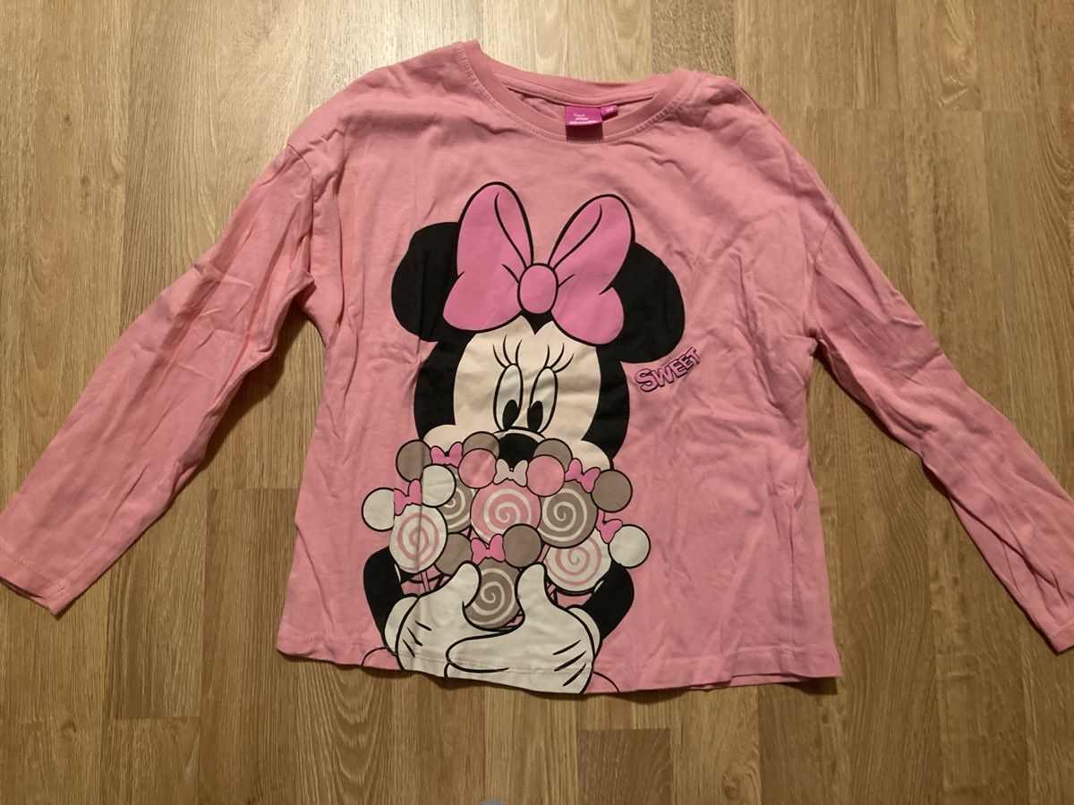 Pulls et sweat-shirts: Langarmshirt Minnie Mouse Gr. 128 – D'occasion à Emmenbrücke par JJ_89