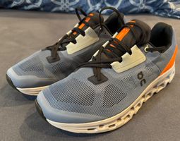 *** ON RUNNING CLOUDSWIFT NEU UND UNGETRAGEN ***