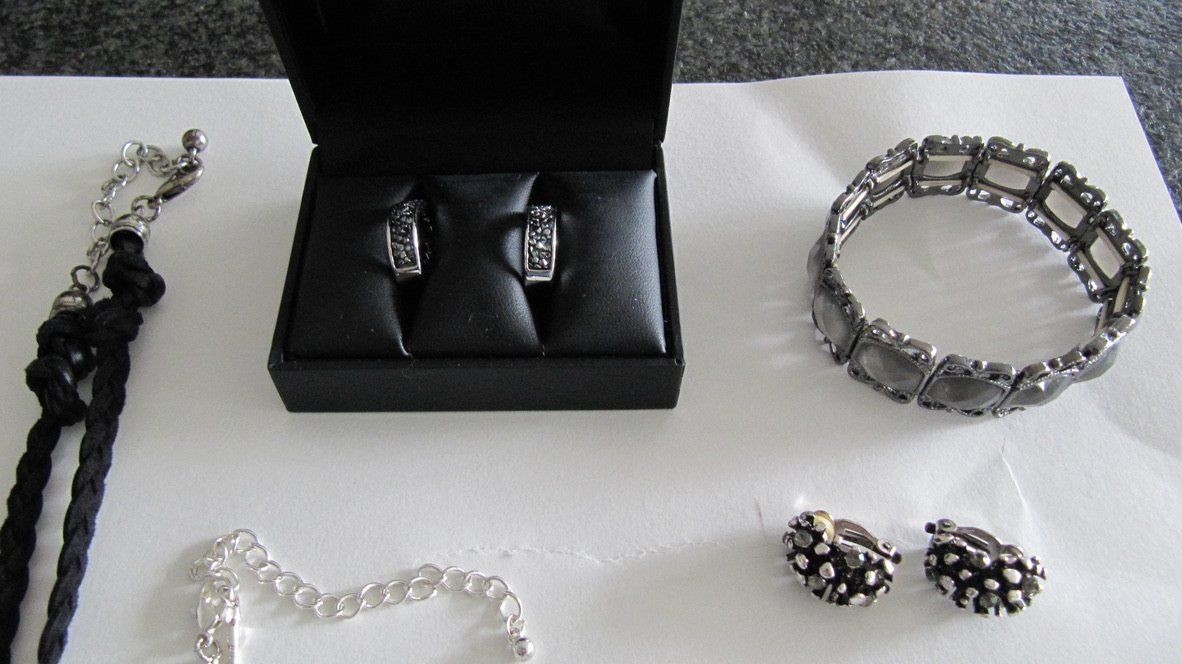 Autres bijoux: Damen Mode Schmuck Konvolut – D'occasion à Brunnen par Kiwiland1 6