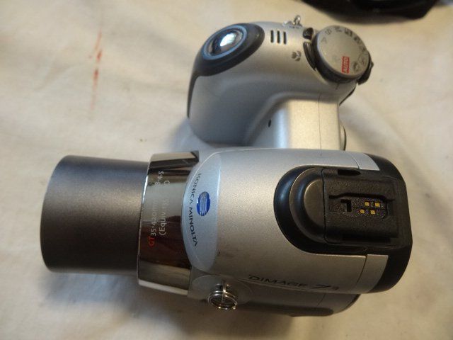Minolta Fotocamera: KONICA MINOLTA DIMAGE Z 3 DIGITAL KAMERA.LÄÜFT. – Usato da zürich venduto da ahmad01