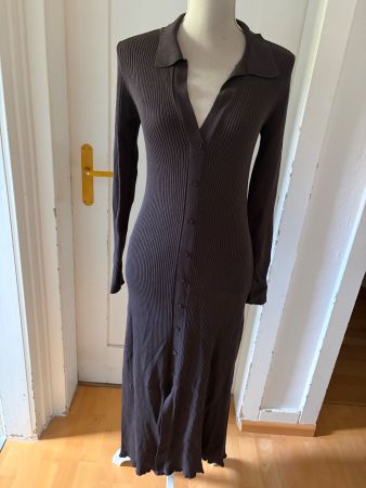 Schickes Strickkleid Dunkelbraun von Neo Noir