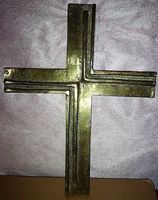 Kreuz aus Messing Jesch