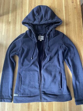 Veste UGG avec capuchon 