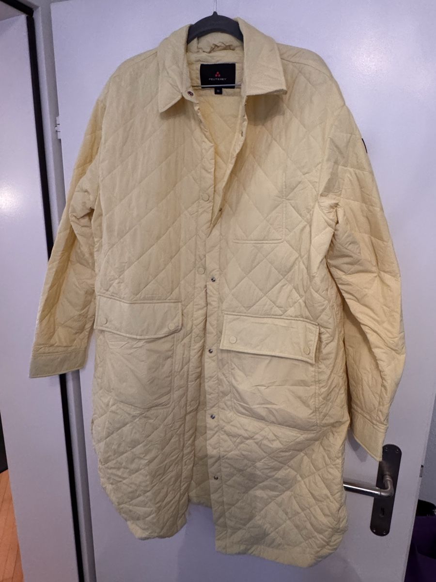 Peuterey Cappotti: Peuterey Women's Long Quilted Light Coat – Nuovo (secondo la descrizione) da Horgen venduto da kay_5xnb