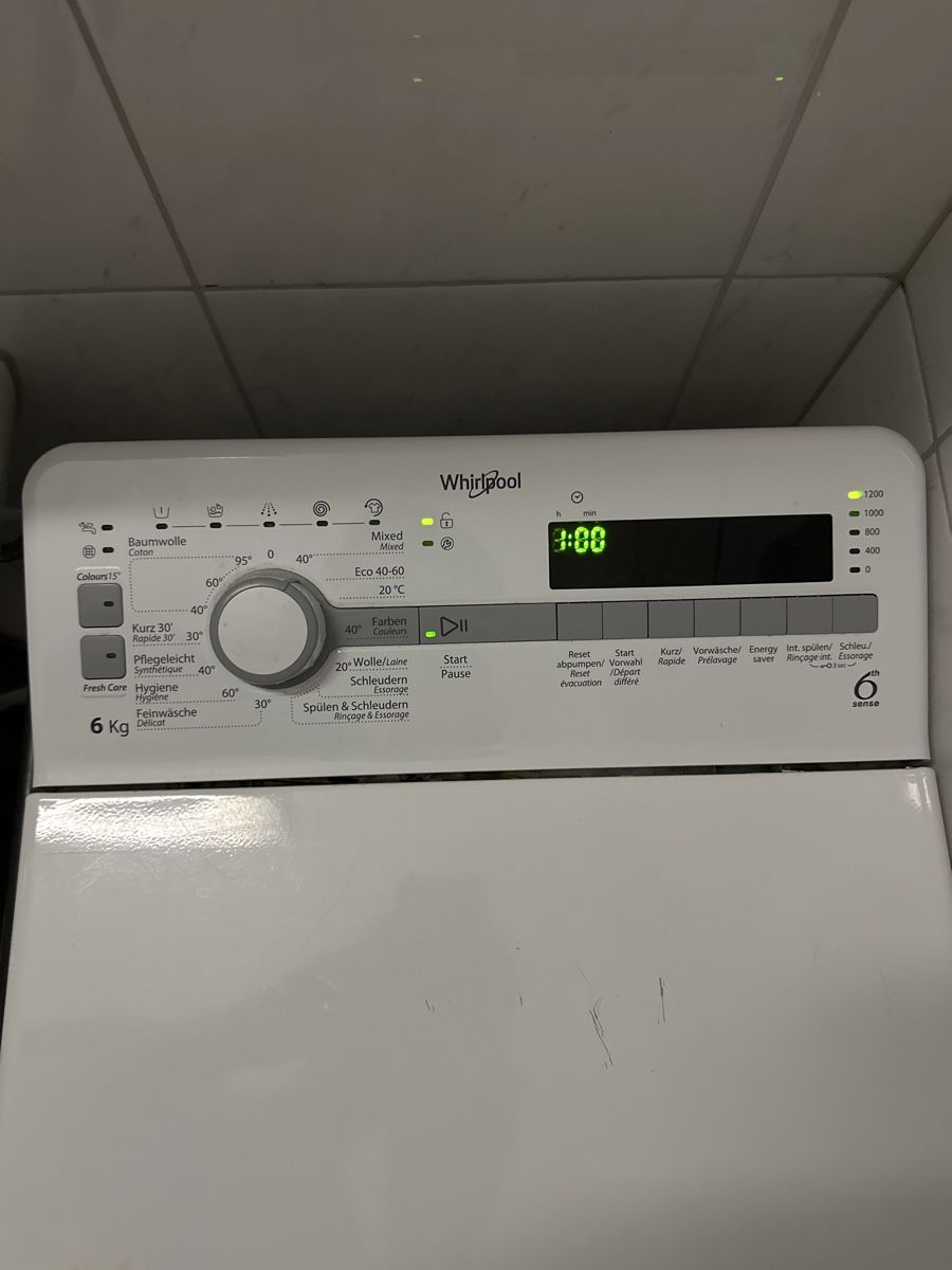 Whirlpool Waschmaschinen: Wasmachine Whirlpool 6th sense – Gebraucht aus Unterägeri von  2