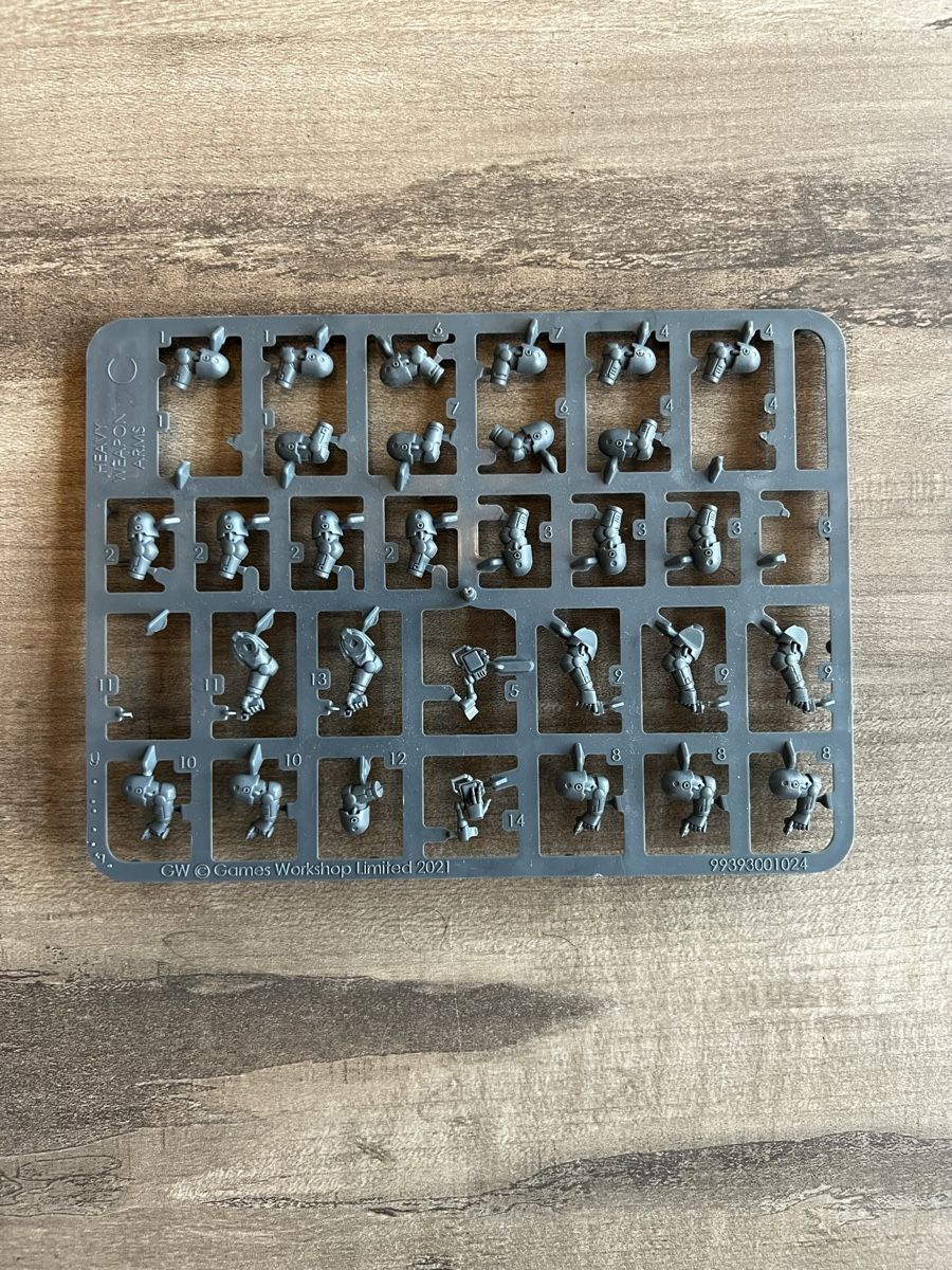 Giochi: Warhammer 40k/Horus Heresy Gussrahmen/Bits Set 15 – Usato da Läufelfingen venduto da stephiesheena 5