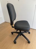 Bürostuhl Leder schwarz Rollen höhenverstellbar gut erhalten