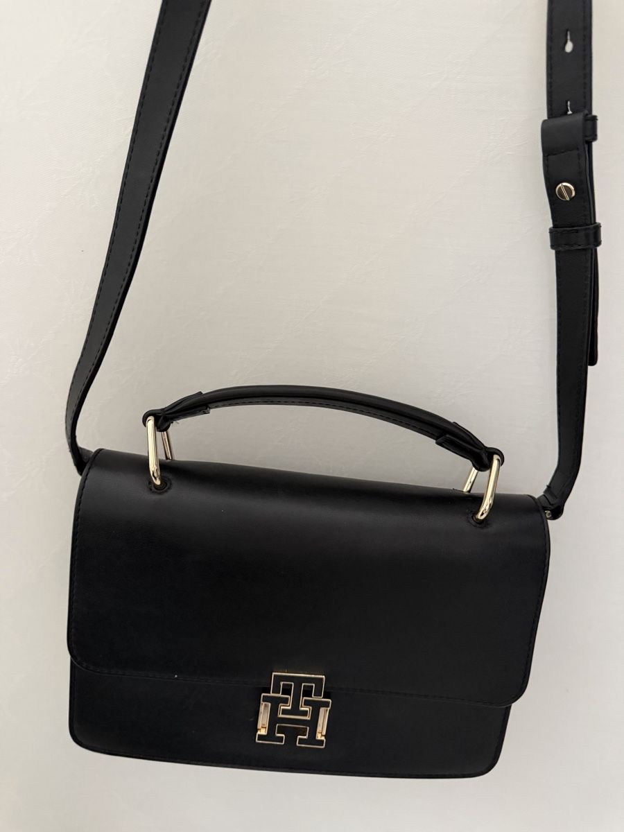 Tommy Hilfiger Taschen für Damen: tommy hilfiger tasche – Gebraucht aus Roggwil BE von 123vera456 1