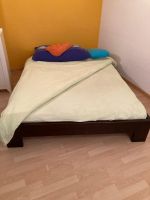 Holzbett mit Lattenrost und Matratze 140 x 200 cm