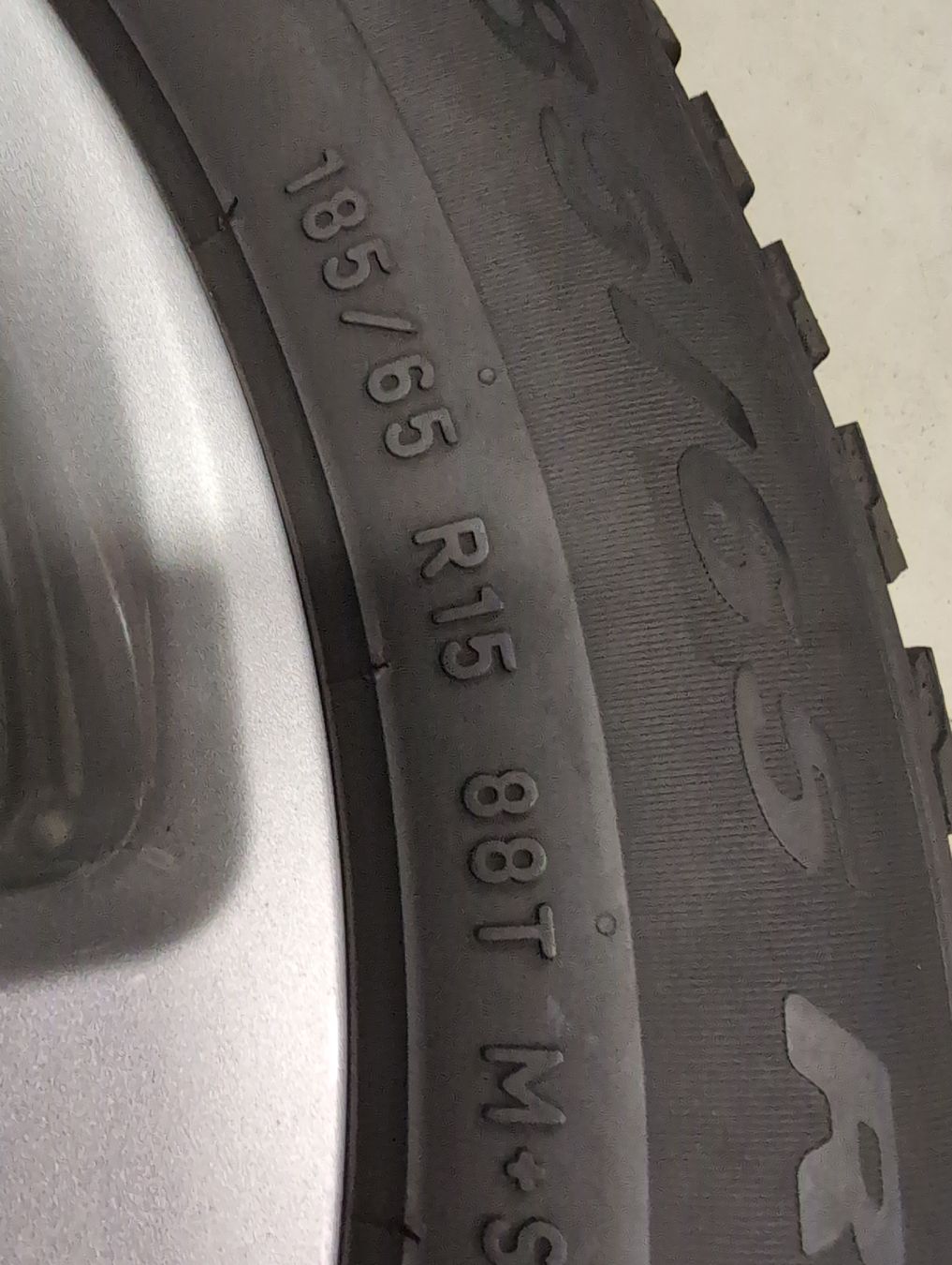 Toyota Pneumatici & Ruote complete: 4 Winterräder zu Toyota Yaris – Usato da Trimstein venduto da ef79 2
