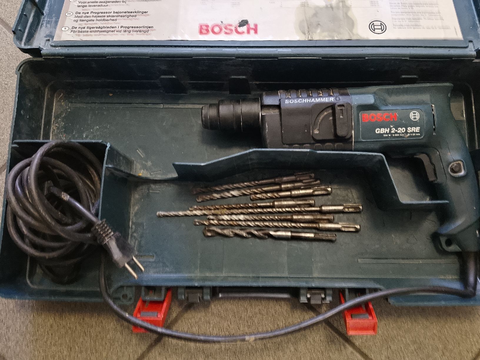 Bosch Bohrmaschinen: Bosch Professional Boschammer mit Koffer und Bohrer  – Gebraucht aus Biel/Bienne von Vintage-timearts 1