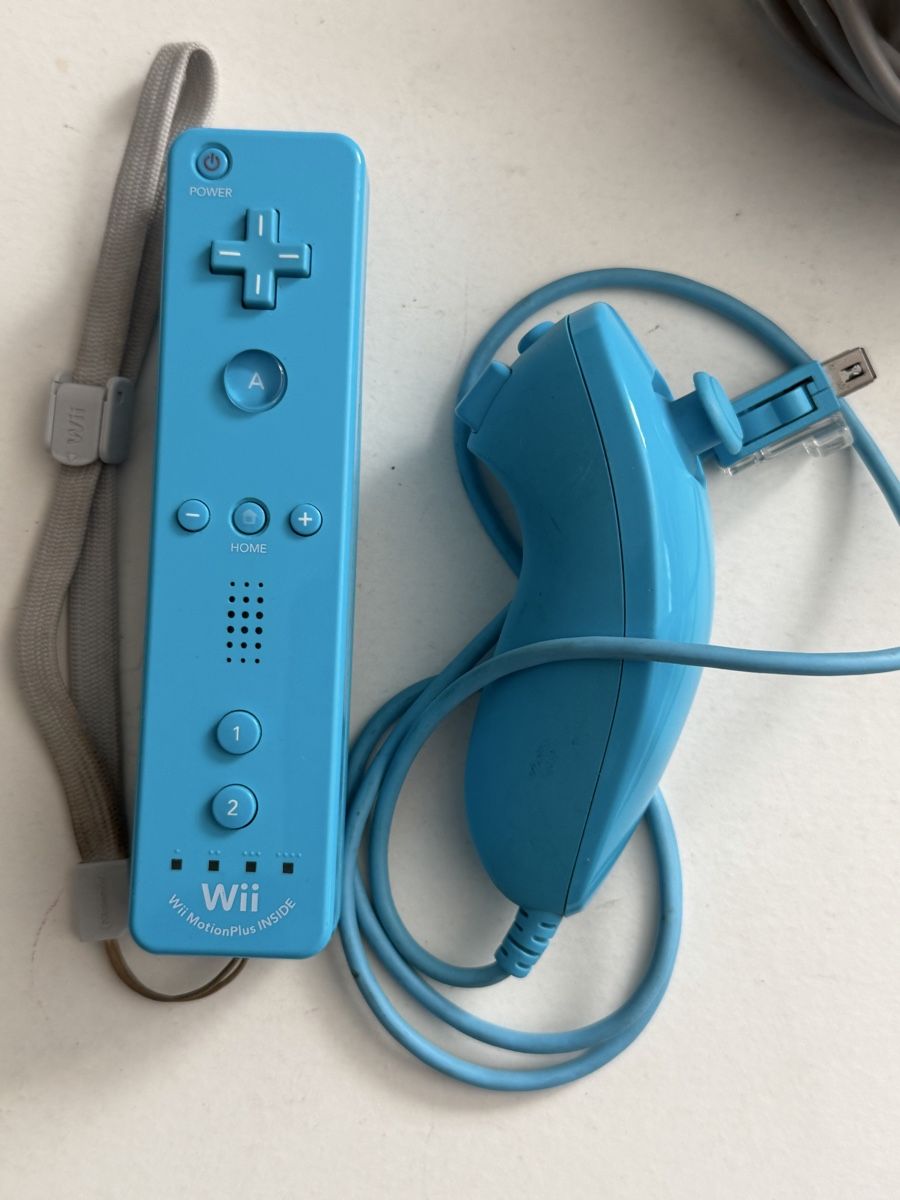 Nintendo Console: Console Nintendo Wii Bleu Ciel + Mario & Sonic 2012 – Usato da Genève venduto da sho_67qj 2