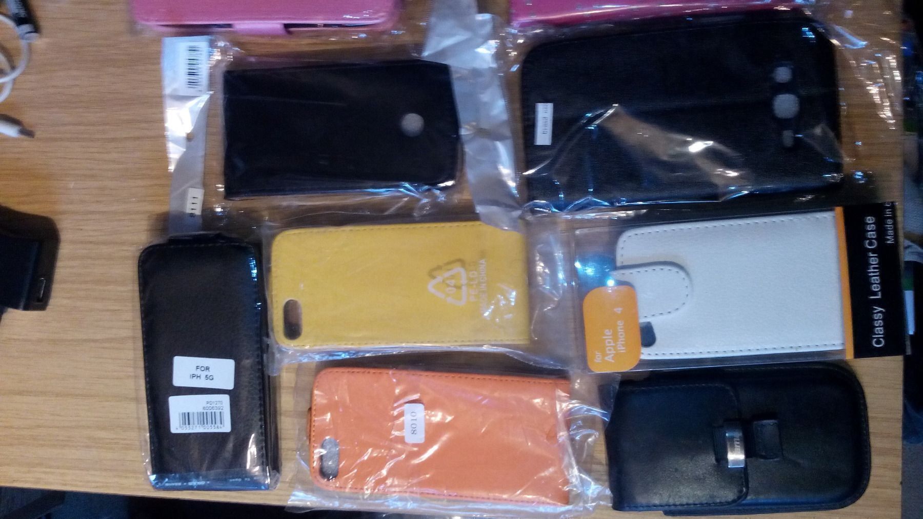 Apple Coques & Protection écran: iPhone 5 Hülle Cover Etui – Neuf avec emballage d'origine à Schaffhausen par ABW-Trading 1