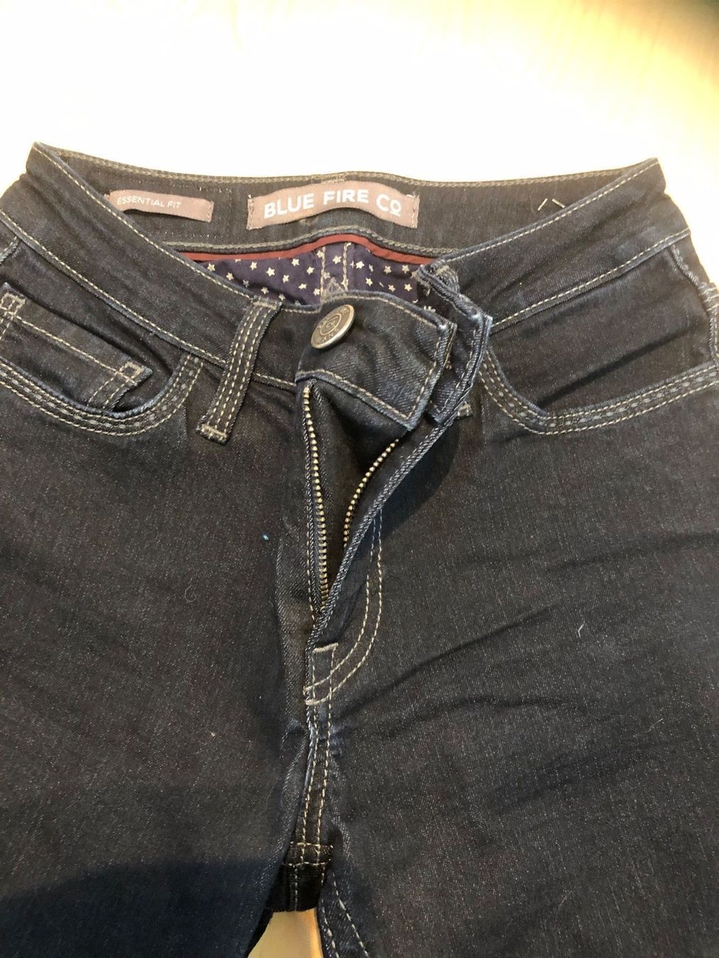 Jeans: Gerade Jeans Gr. 26/32 – Nuovo (secondo la descrizione) da Zell ZH venduto da Guffos 1