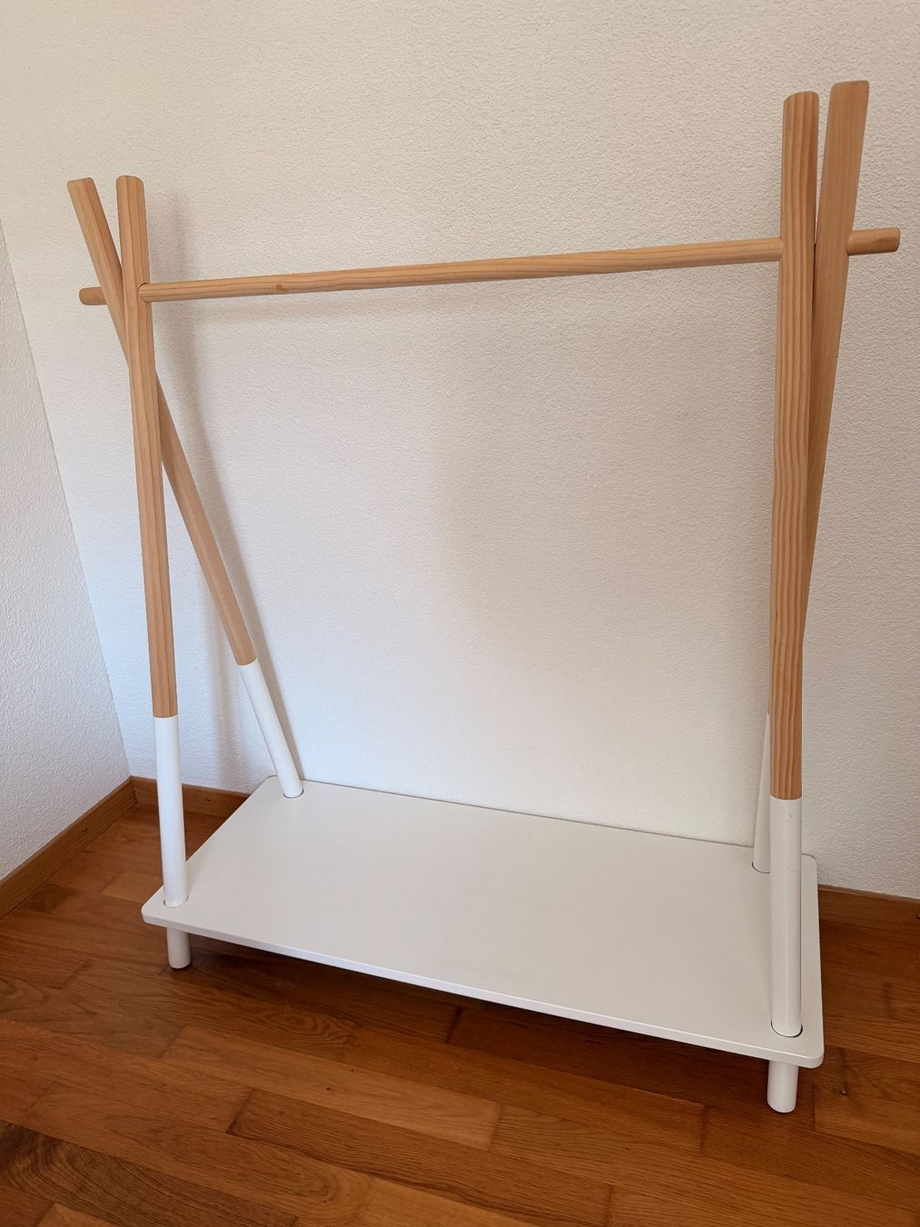 Vertbaudet Garderobe: Garderobenständer "Tipi" - weiss – Gebraucht aus Pfäffikon ZH von PatriciaB23 4