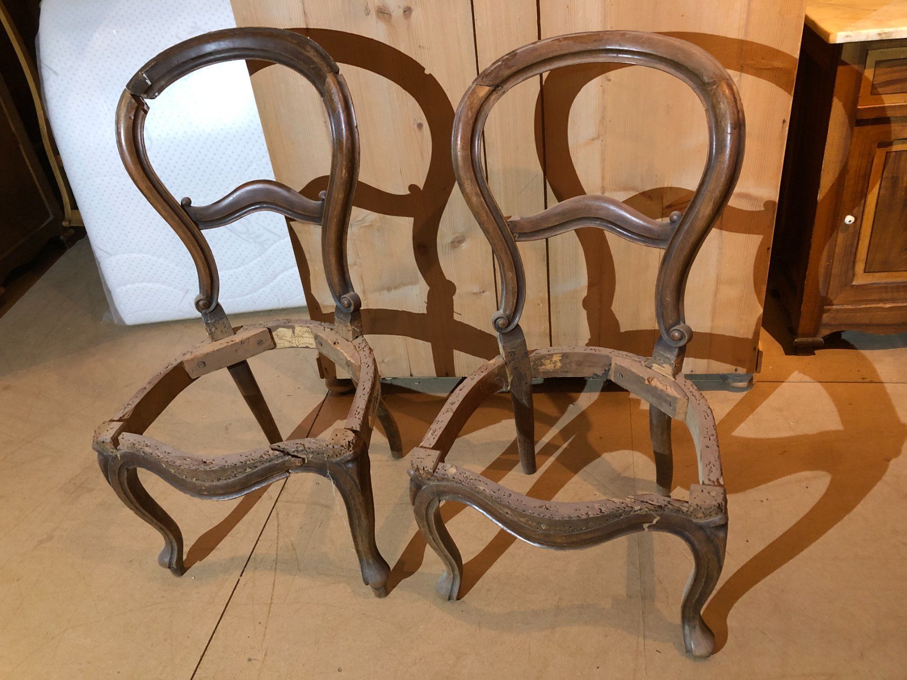 Stühle: 2 sehr alte Polsterstühle – Gebraucht aus Beinwil (Freiamt) von Zedel1923