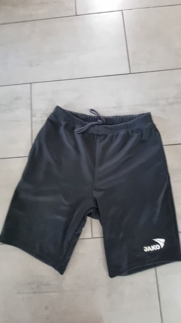 Jako Pantaloni: Jako Shorts Grösse 7/M gebraucht – Usato da Münchenbuchsee venduto da Ludo_Braenz