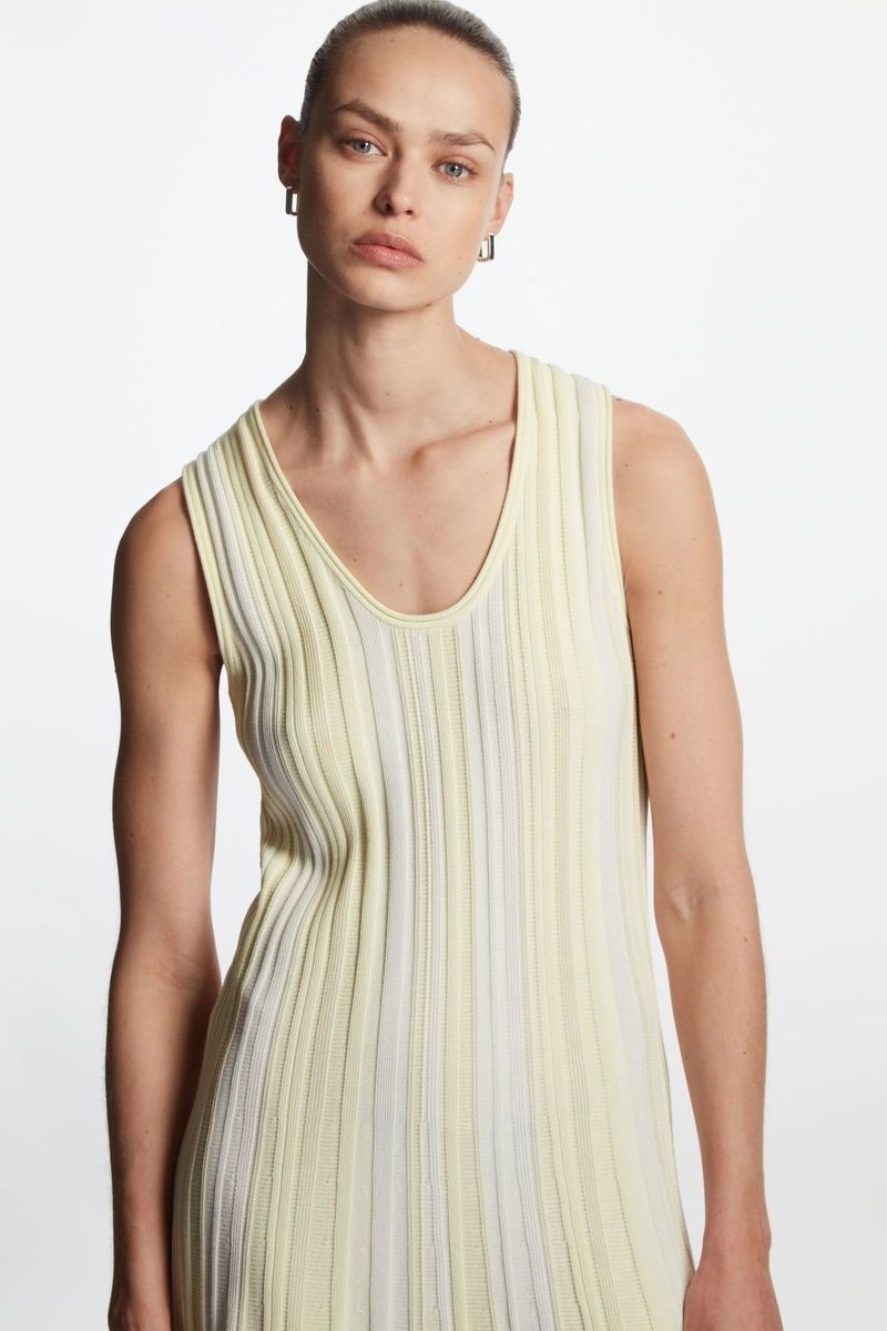 Cos Vestiti: Cos Elegant Midi Dress – Usato da St.Josefen venduto da lop_lh8d 4